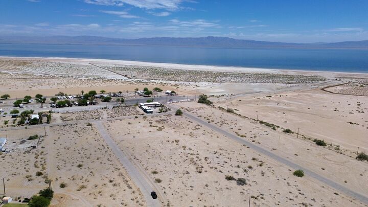 Property Photo: 2712 Mirror Lake Avenue CA 92274