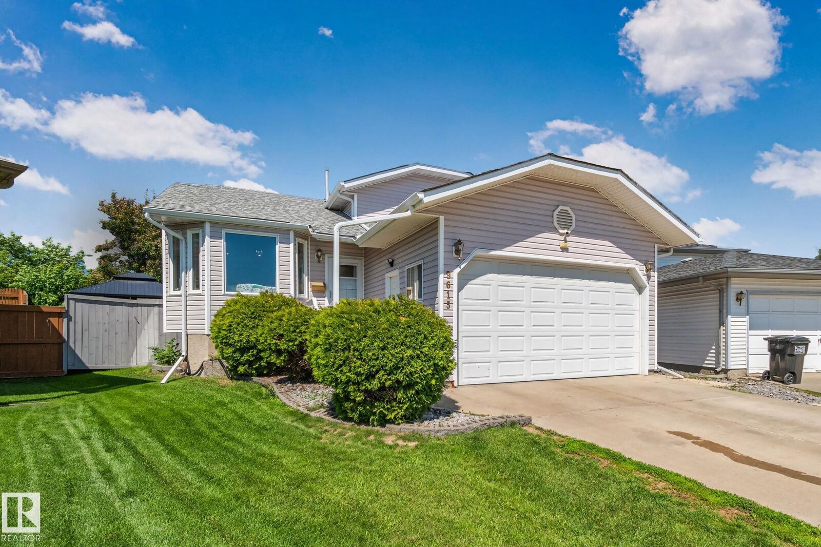 Property Photo:  9615 175 Avenue NW  AB T5Z 2B7 