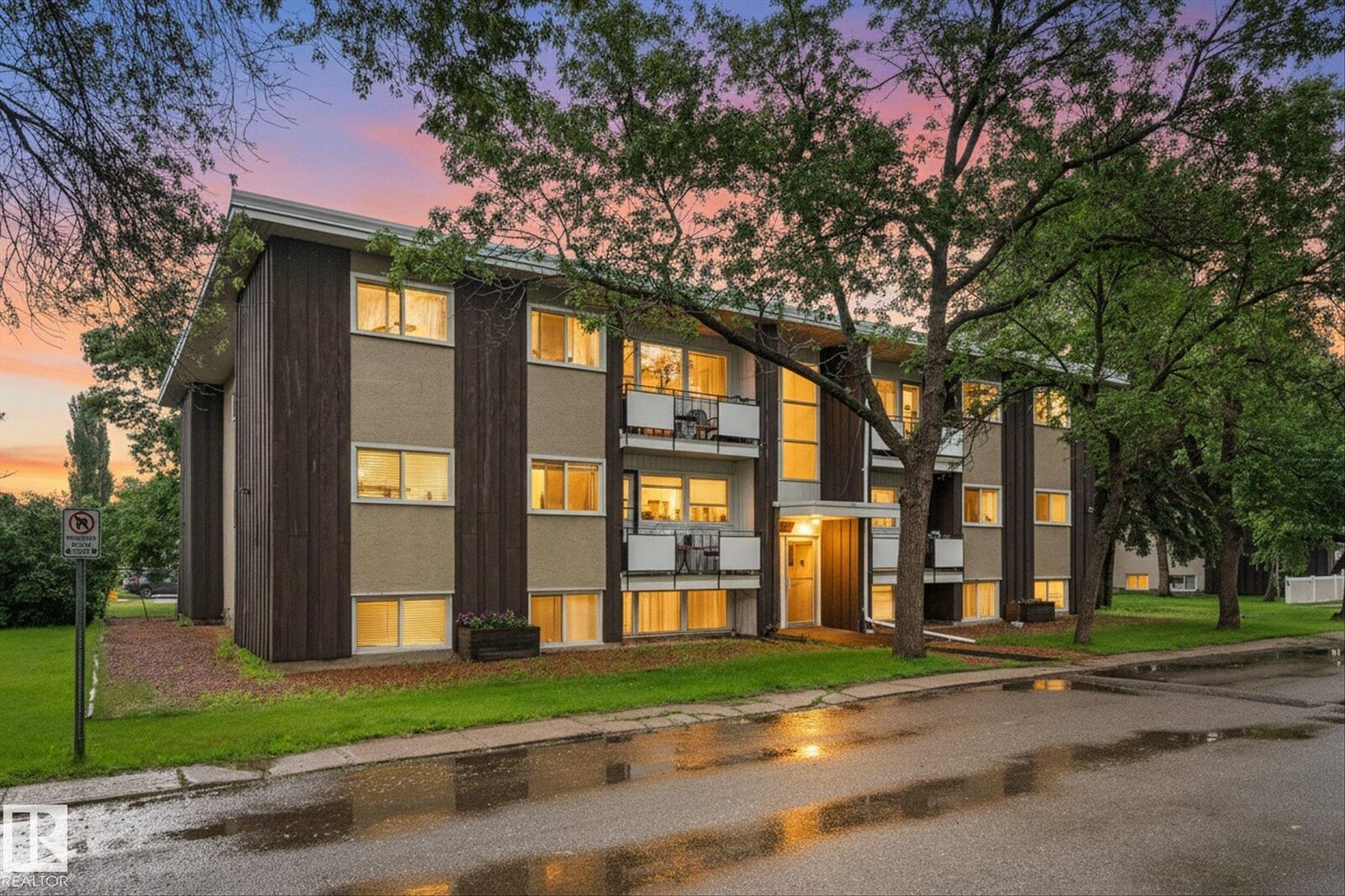 Property Photo:  5635 105 Street NW 9  AB T6H 2N2 
