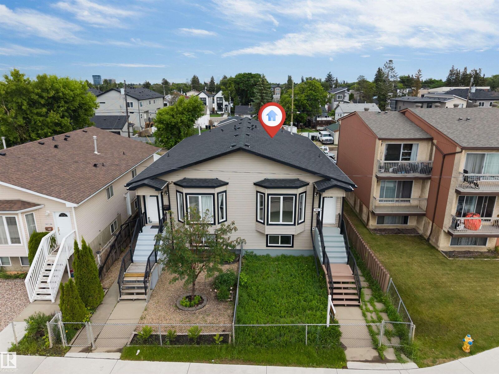 Property Photo:  9825 156 Street NW  AB T5P 2P2 