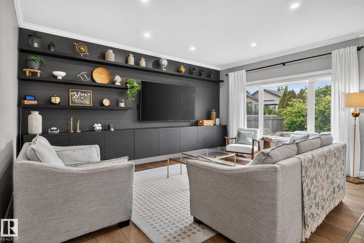 Property Photo:  10615 181 Avenue NW  AB T5X 6J7 