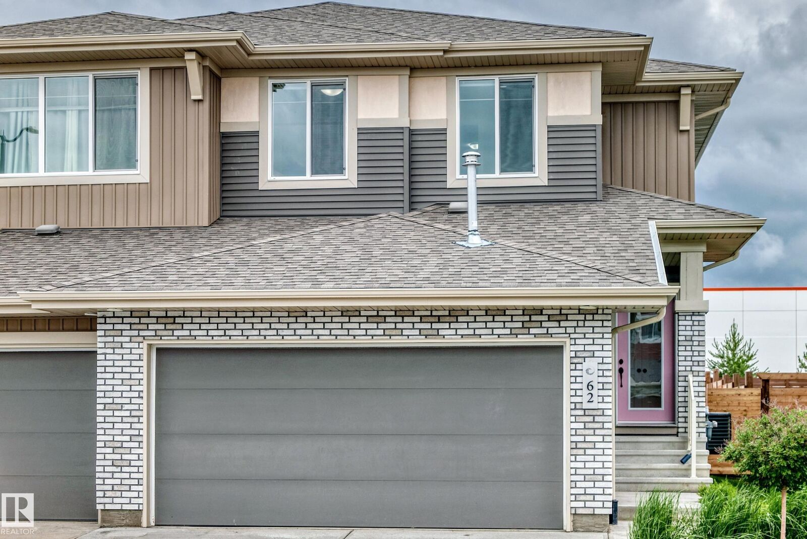 Property Photo:  62 Juneau Way  AB T8N 7N8 