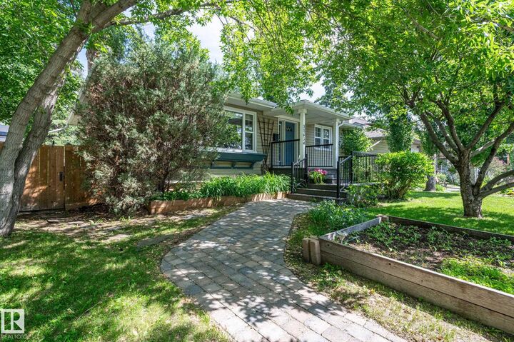 Property Photo:  11634 74 Avenue NW  AB T6G 0G2 