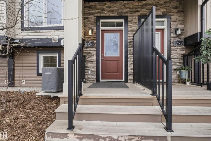 Property Photo:  1780 Cunningham Wy SW  AB T6W 2J5 