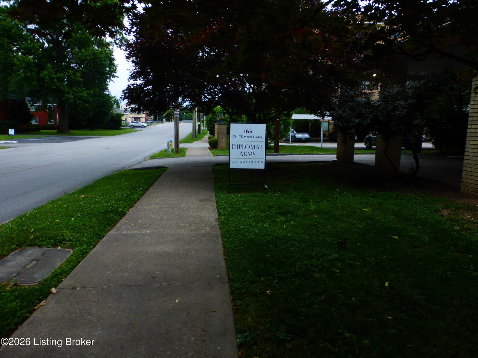 Property Photo:  165 Thierman Ln 208  KY 40207 