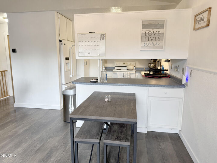 Property Photo:  2401 Boulevard Avenue  ND 58501 