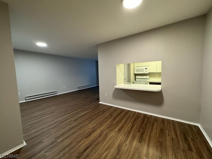 Property Photo:  111 Mulberry St 2R  NJ 07102 