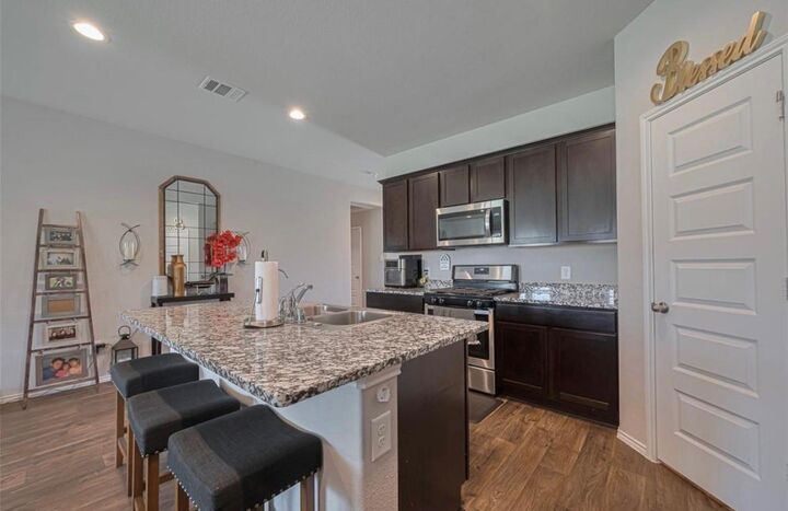 Property Photo: 3923 Hawaiian Court TX 77521