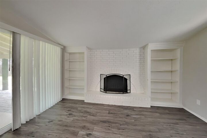 Property Photo:  2102 Turtle Creek Drive  TX 77459 