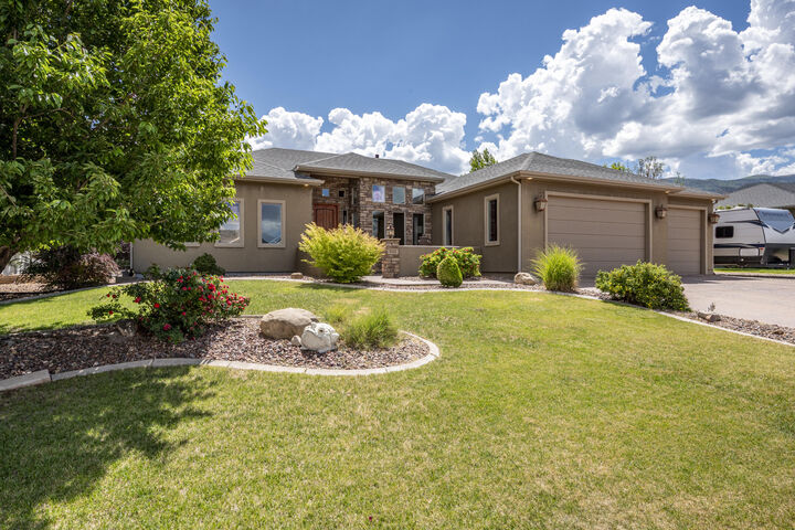 Property Photo:  5112 Mountian View Cir  UT 84721 