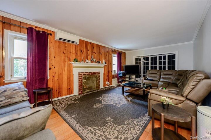 Property Photo:  295 Maryland Avenue  NY 11520 