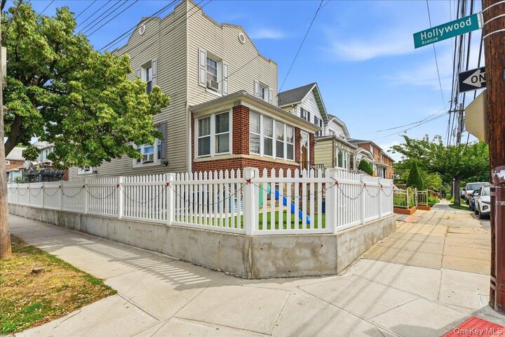 Property Photo:  3071 Coddington Avenue  NY 10461 