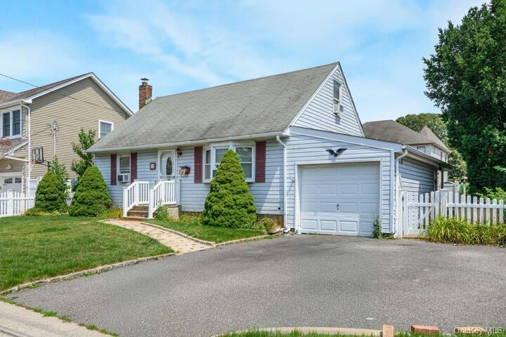 Property Photo:  18 Plymouth Road  NY 11758 