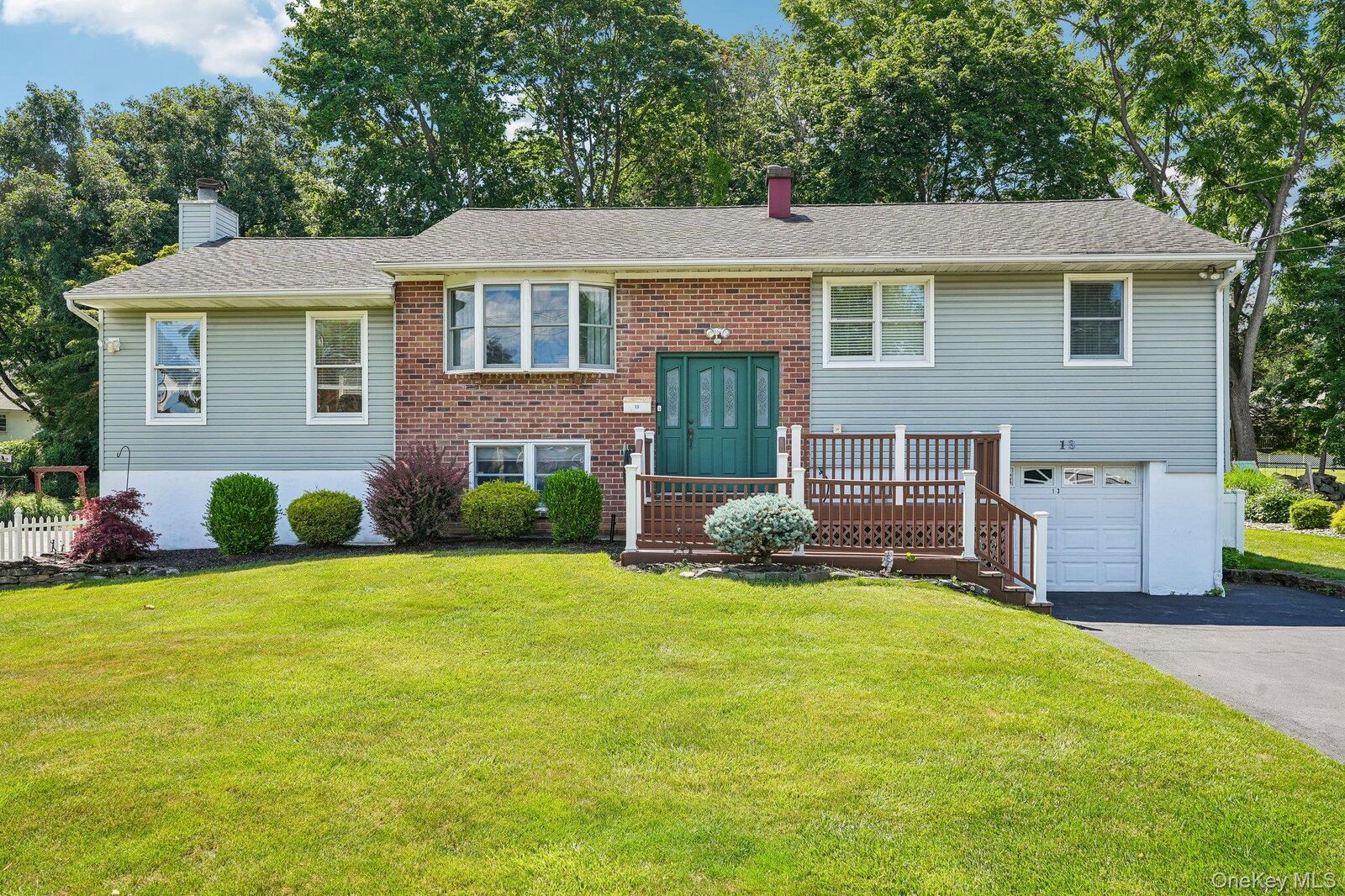 Property Photo:  13 Bayview Drive  NY 10980 