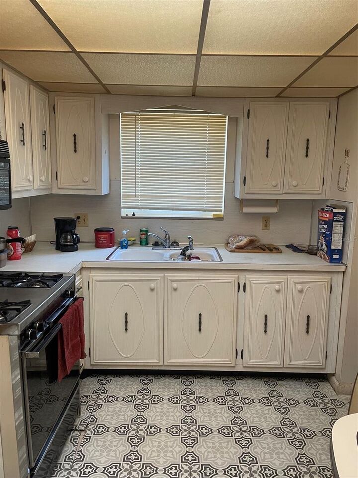 Property Photo:  5287 81st Street N 12  FL 33709 