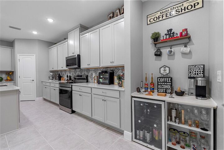 Property Photo: 3919 Knotty Pine Street FL 34772