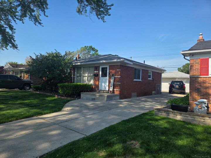 Property Photo:  24645 Raven Avenue Avenue  MI 48021 