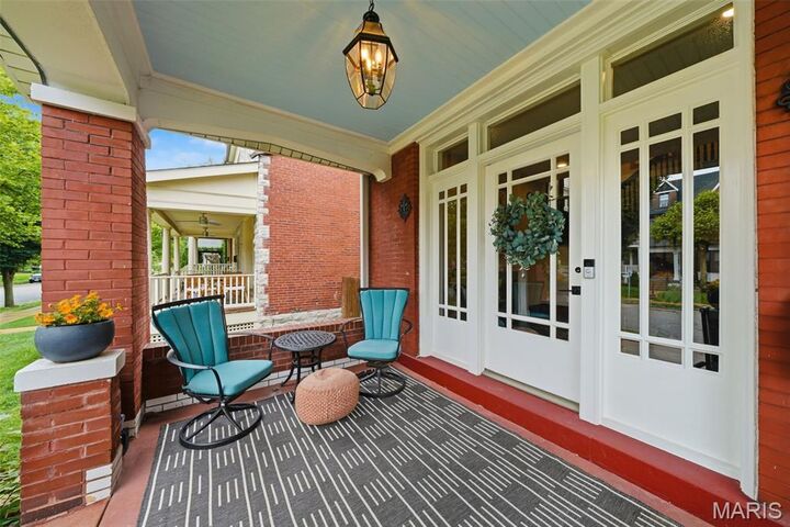 Property Photo:  4225 Maryland Avenue  MO 63108 