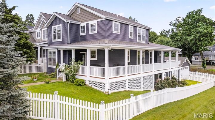 Property Photo:  403 George Avenue  MO 63122 