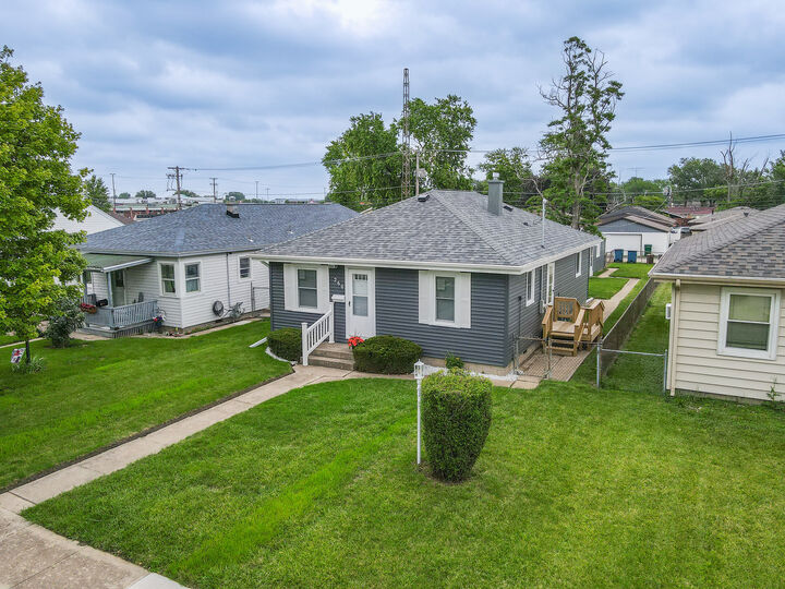Property Photo: 260 N Clinton Avenue IL 60915