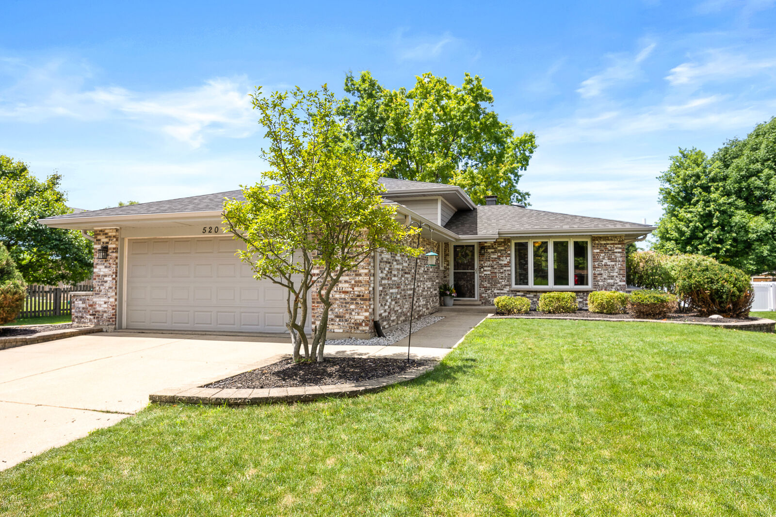 Property Photo:  10S520 Havens Drive  IL 60516 