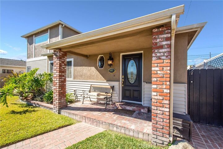 Property Photo:  1911 N Fairview Street  CA 91505 