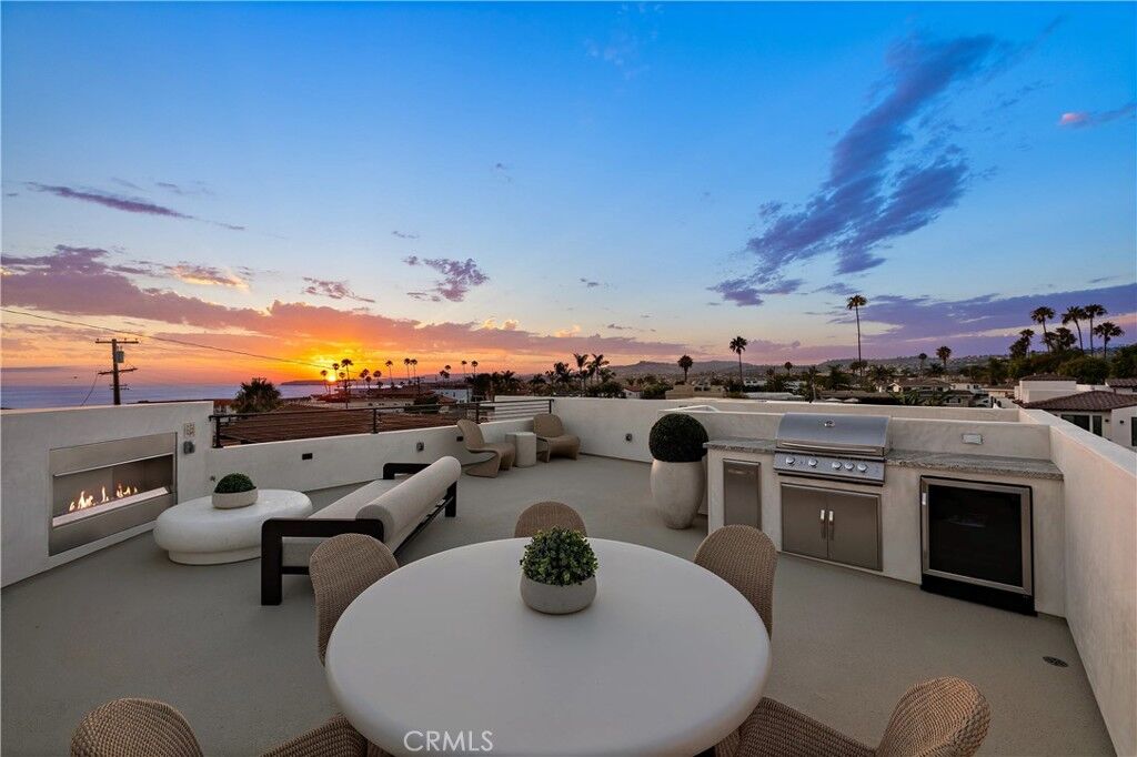 Property Photo: 245 W El Portal B CA 92672
