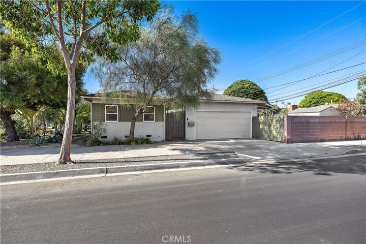 Property Photo:  902 N Mohawk  CA 92801 