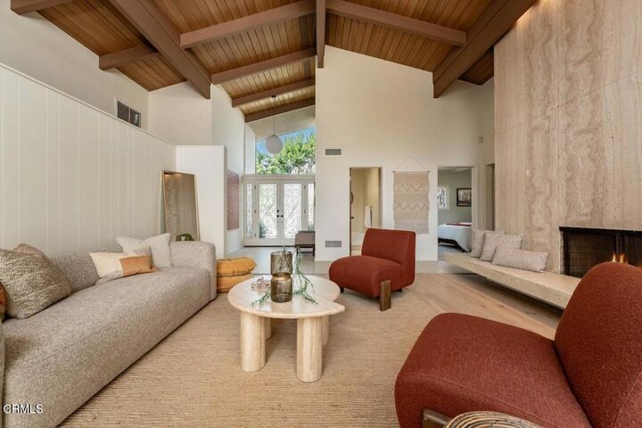 Property Photo:  207 Highlawn Place  CA 91001 