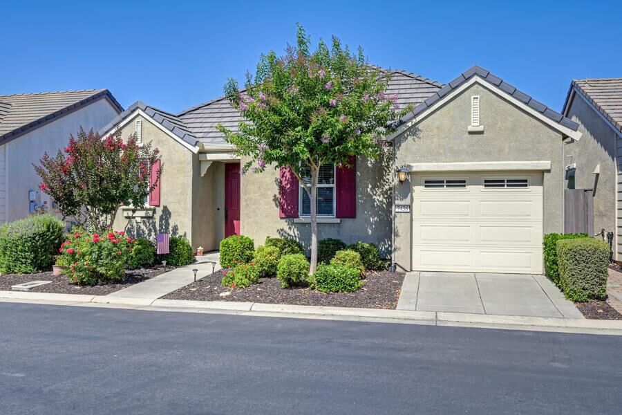 Property Photo: 7438 Chevelle Way CA 95829