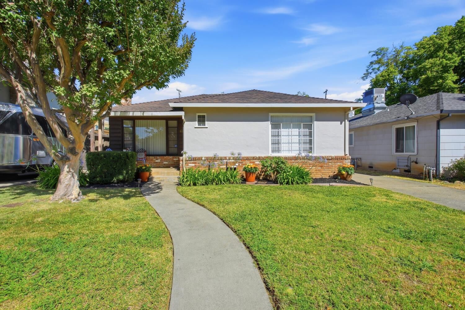 Property Photo:  617 45th Street  CA 95819 