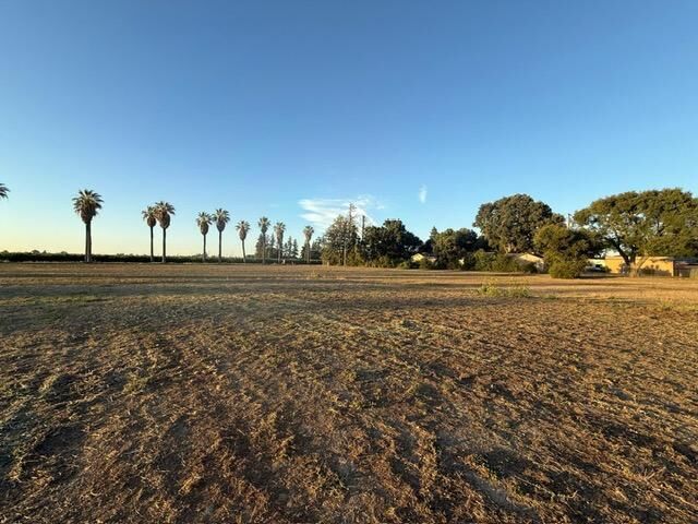Property Photo: 4000 E Acampo Road CA 95220