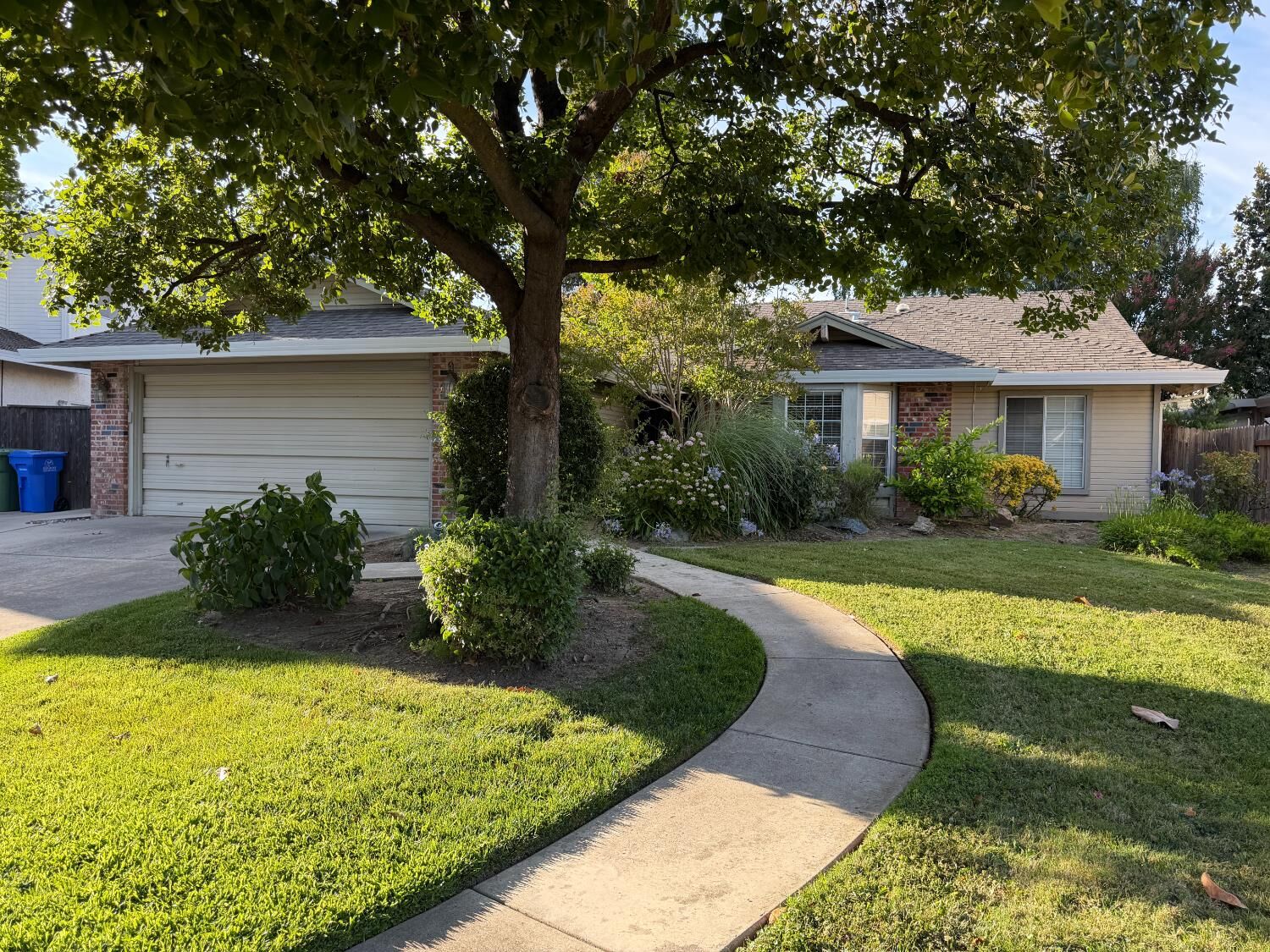 Property Photo:  5825 Laguna Trail Way  CA 95758 