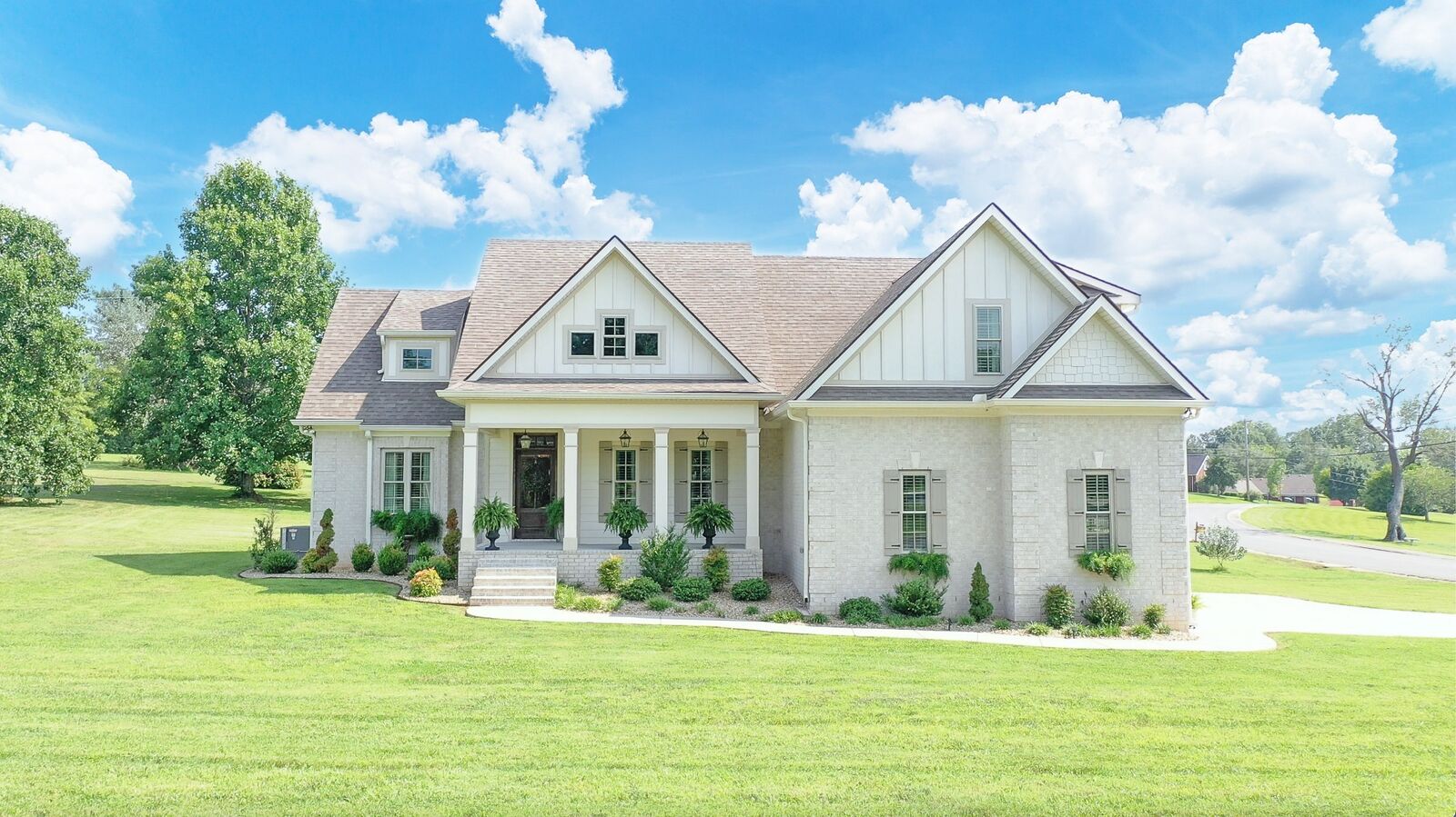 Property Photo: 204 Green Hills Dr TN 37160