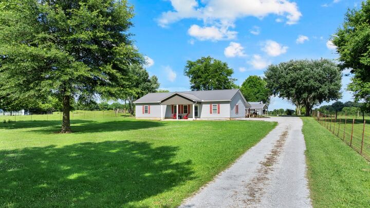 Property Photo: 257 Whitaker Rd TN 37160