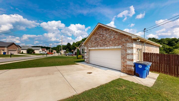 Property Photo:  100 Virginia Ct  TN 37160 