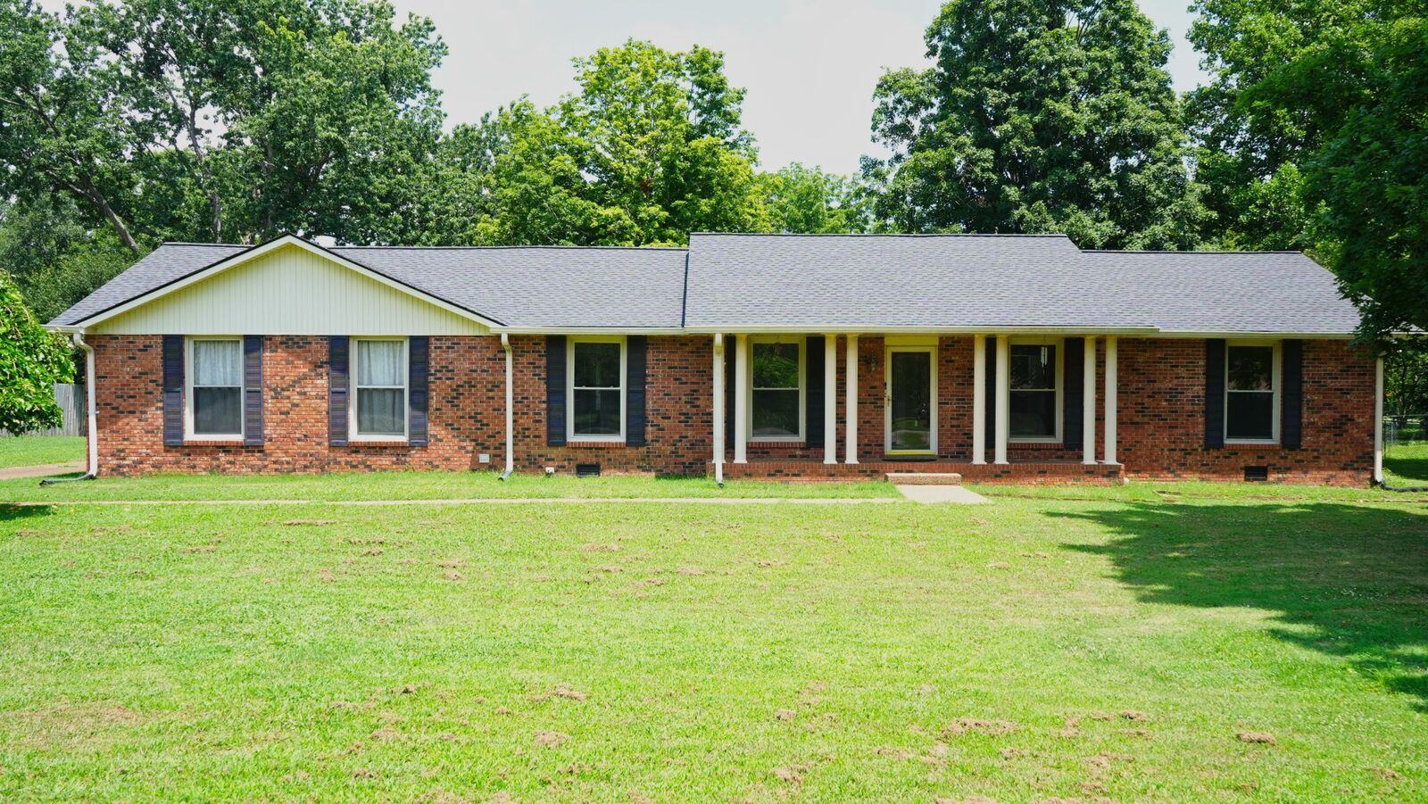 Property Photo:  858 Moreland Dr  TN 37066 