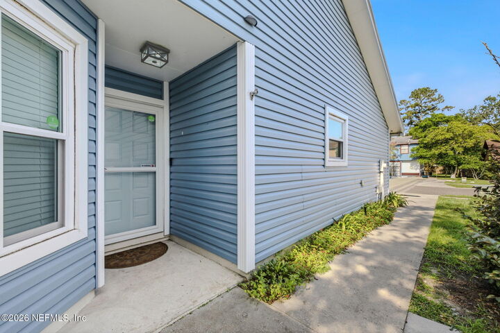 Property Photo: 2633 Hidden Village Drive FL 32216