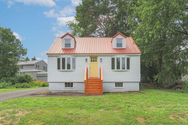 Property Photo:  30 Dawson Avenue  NH 03104 