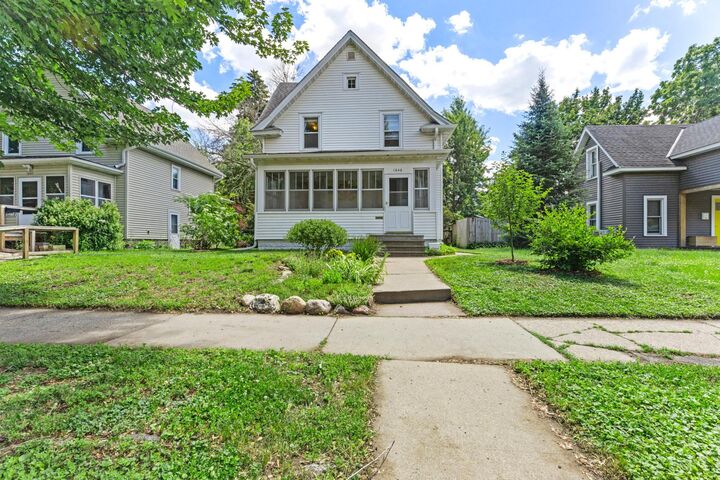 Property Photo:  1646 Taylor Avenue  MN 55104 