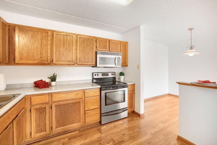 Property Photo: 2601 Kenzie Terrace 429 MN 55418