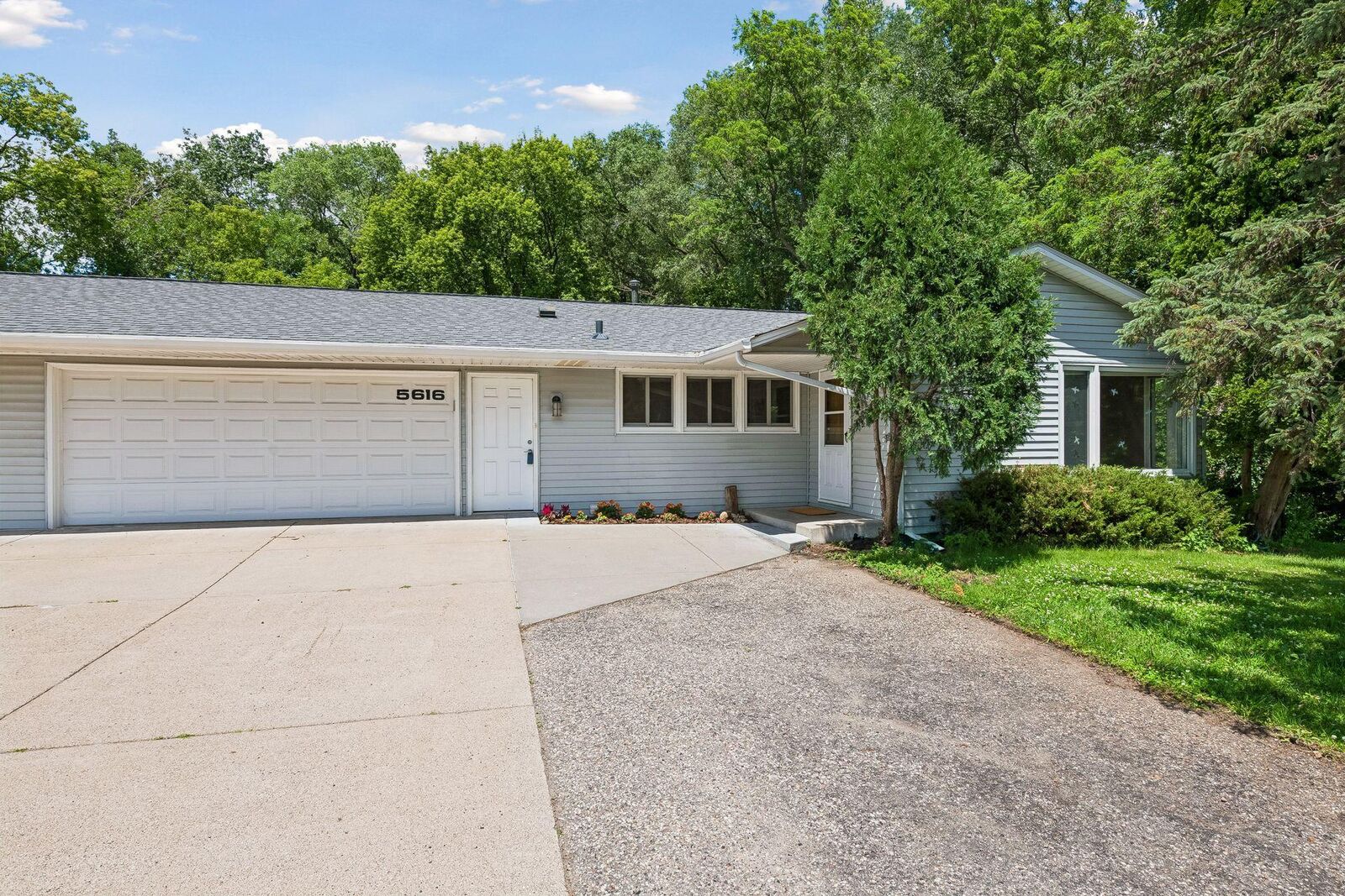 Property Photo:  5616 W 78th Street  MN 55439 