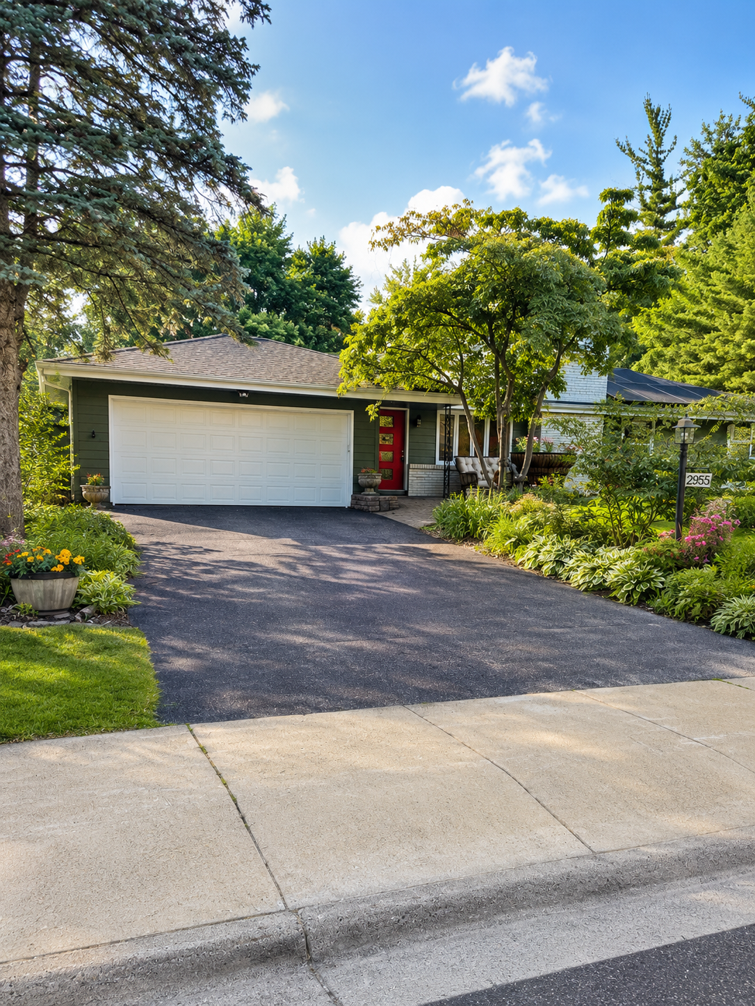 Property Photo:  2955 Regent Avenue N  MN 55422 