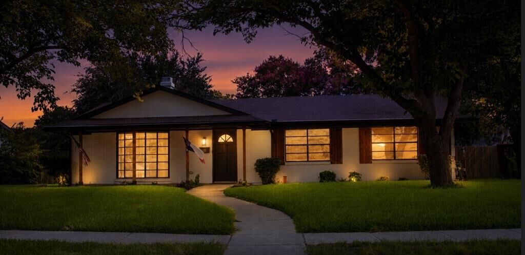 Property Photo:  1011 Pacific Drive  TX 75081 
