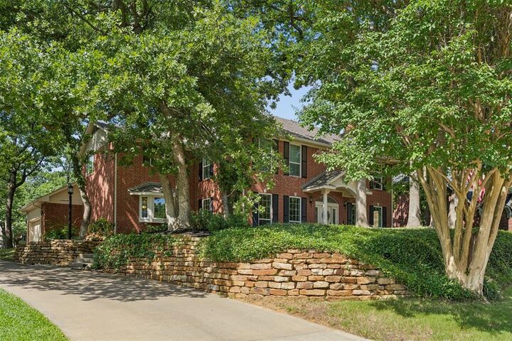 Property Photo:  41 Oak Forrest Circle  TX 76210 