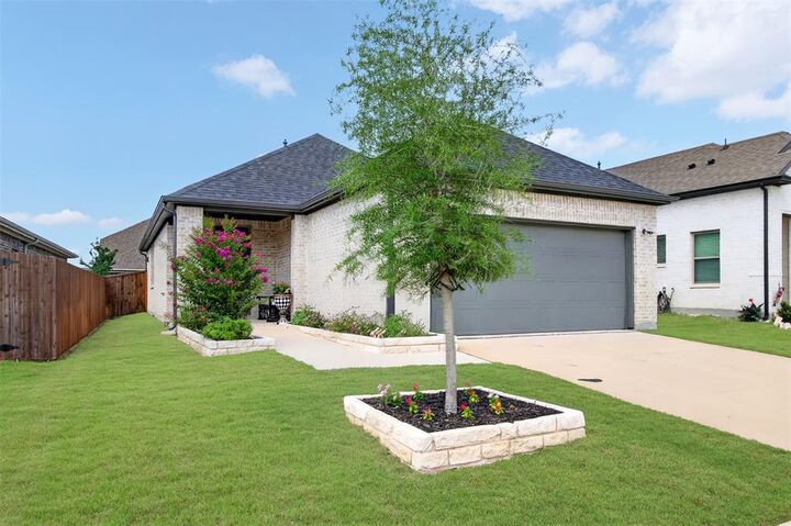 Property Photo:  204 Mountain Meadow Lane  TX 75071 