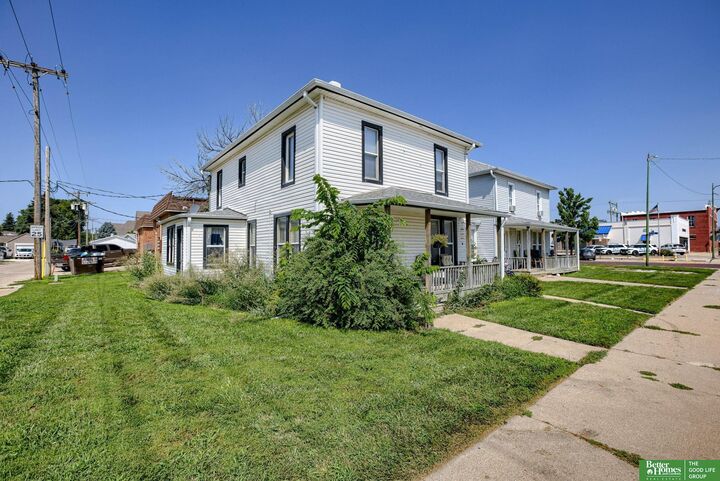 Property Photo:  215 S 17 Street  NE 68008 