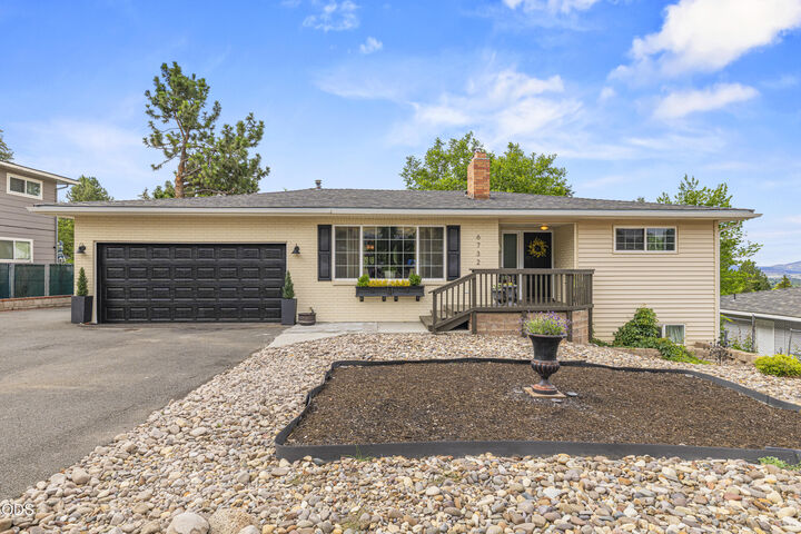 Property Photo:  6732 Eberlein Avenue  OR 97603 