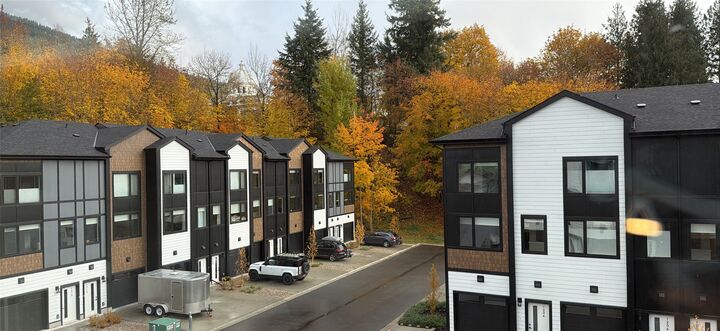 Property Photo: 408 King Street BC V0E 2S0