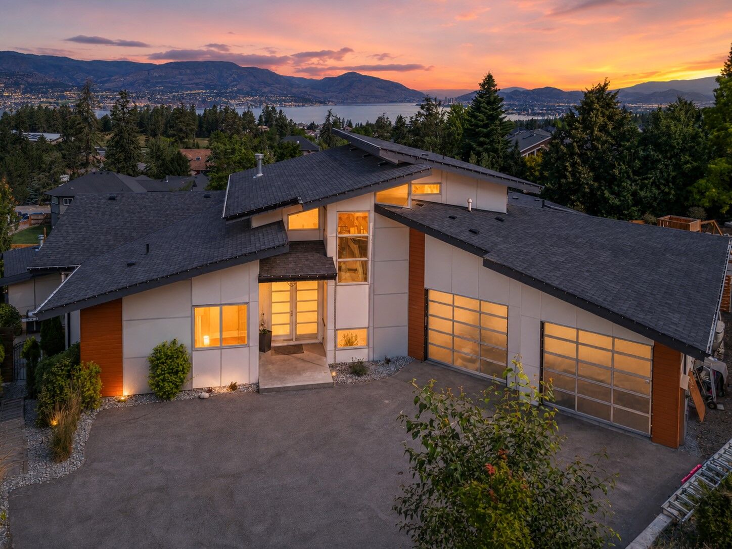 Property Photo:  458 Cavell Place  BC V1W 5A3 